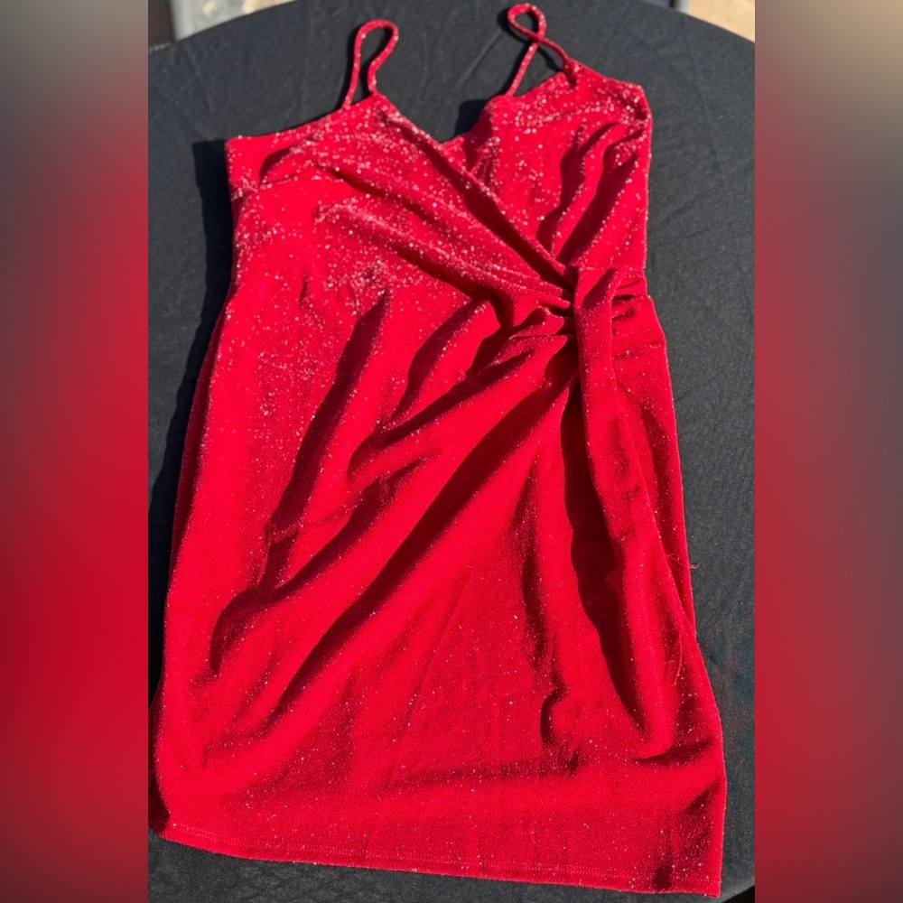 Elegant Red Glitter Dress